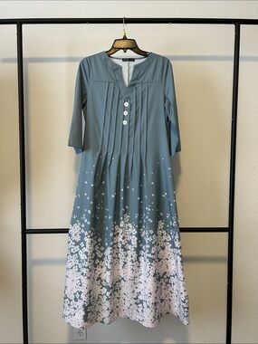 Noracora Dress